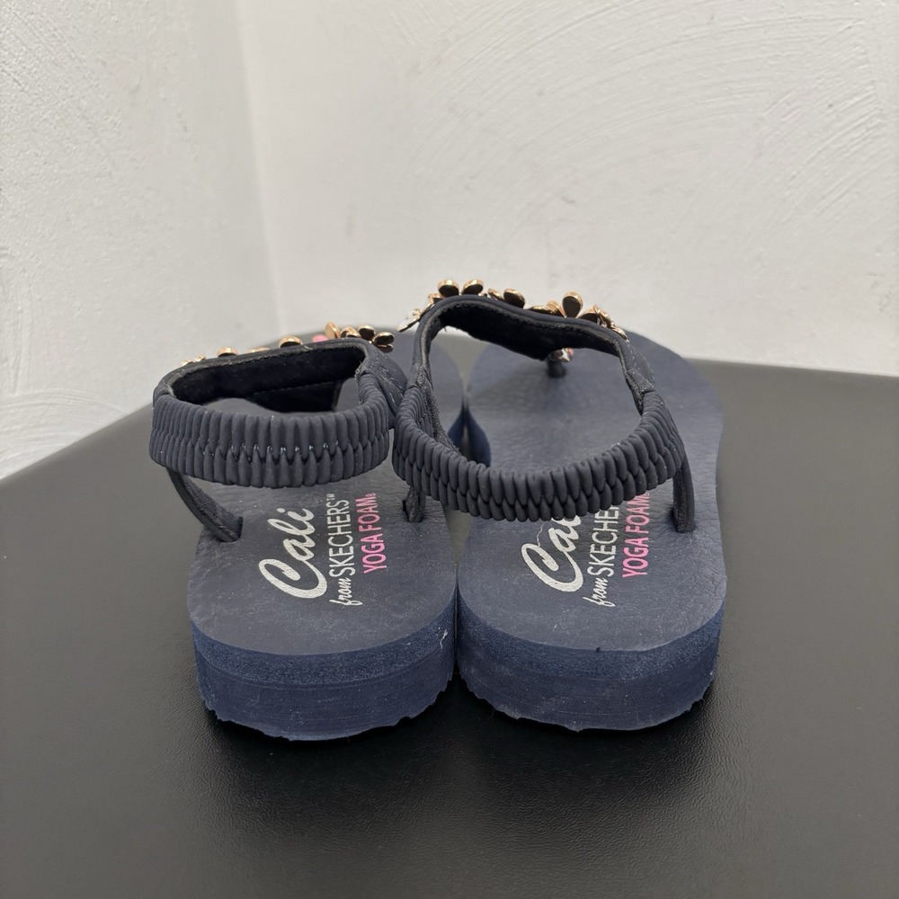 Skechers Cali Meditation Embellished Thong Sandals Happy Daisies Navy Size 7 - Picture 3 of 9